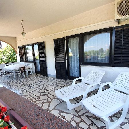 Apartmani Malinska Luaran gambar