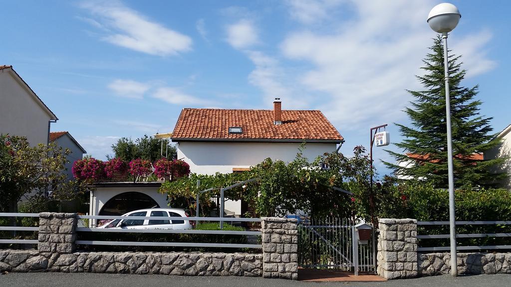 Apartmani Malinska Luaran gambar
